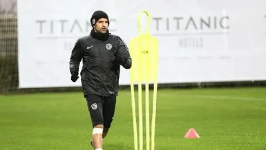 ‘Güzel yarınlar için evimizde kalalım’
