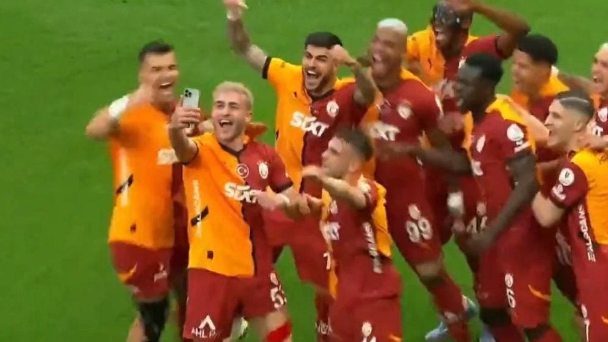 Barış Alper Yılmaz'dan selfie'li gol sevinci! Barış Alper Yılmaz'dan selfie'li gol sevinci!
