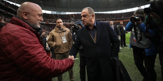 Hakemle birlikte el sallasaydı!