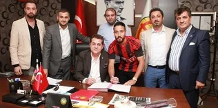 Tarık Çamdal imzayı attı