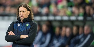 Wolfsburg'da teknik direktör Schmidt istifa etti