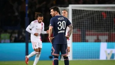 Messi’ye bir haller oldu!