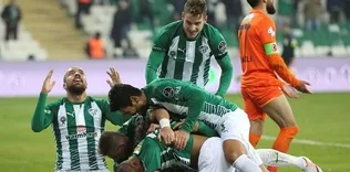 Evinde Rizespor’u geçti
