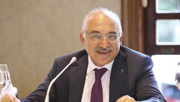 MEHMET BÜYÜKEKŞİ KİMDİR?