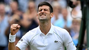 Djokovic ve Barty Wimbledon'da çeyrek finalde!