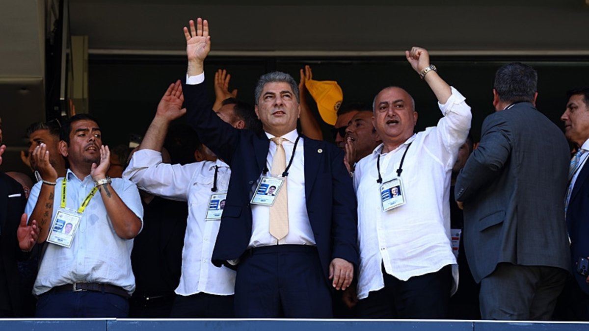 Hakan Safi'dan flaş sözler: Masaysa masayı kırarım, yapıysa yapıyo bozarım!