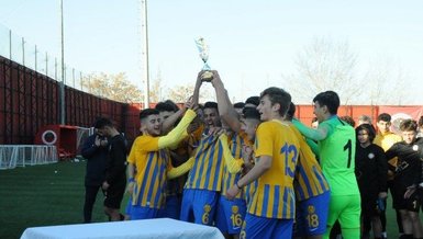 İlhan Cavcav anısına düzenlenen "İlhan Ağabey Futbol Turnuvası" sona erdi