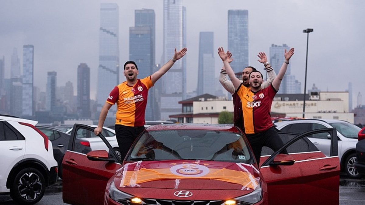 Galatasaray'ın şampiyonluğu New York'ta kutlandı