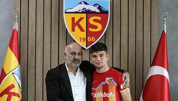 Genç Muhammed imzaladı