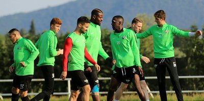 Kupa şampiyonu Akhisarspor Süper Lig'e veda edebilir