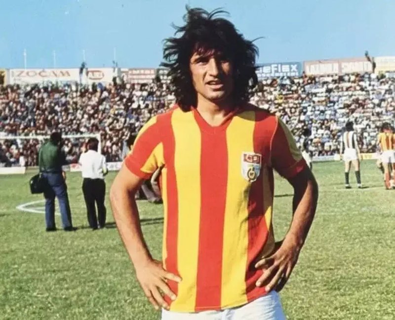 gokmen-ozdenak-kimdir-kac-yasinda-nereli-gokmen-ozdenak-neden-vefat-etti-1767201423320.jpeg Gökmen Özdenak neden vefat etti?