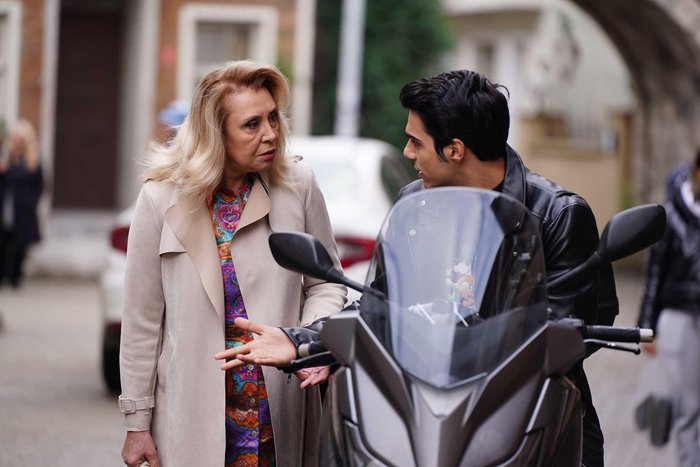 benim-guzel-ailem-son-bolum-trt1-benim-guzel-ailem-yeni-bolum-izle-21-bolum-1701241971184.jpeg