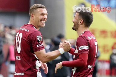 Antalya’da Podolski rüzgarı! Yıldız oyuncu şehre böyle geldi