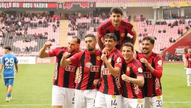 Es Es'ten yıldırım atağı!