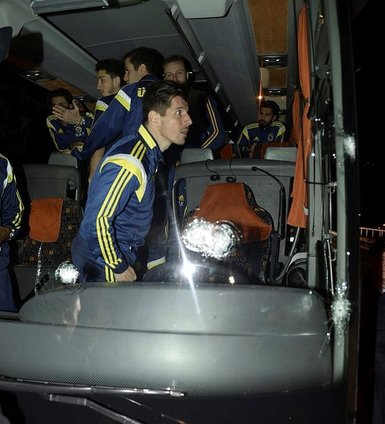 Fenerbahçe otobüsüne silahlı saldırı