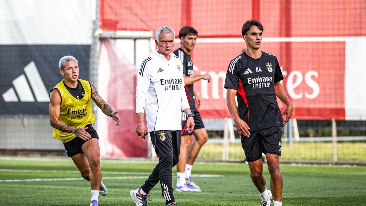Jose Mourinho Benfica'da ilk antrenmanına çıktı