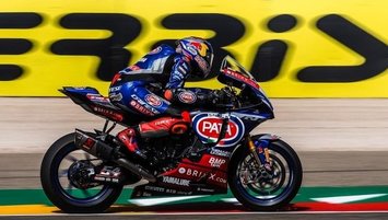 Toprak Razgatlıoğlu Portekiz'de podyumda