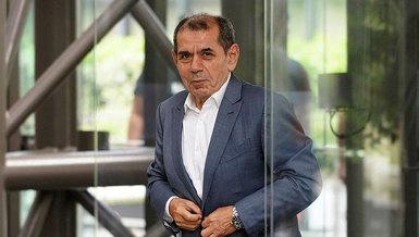 Galatasaray'da başkan Dursun Özbek ve yönetimi mazbatasını aldı
