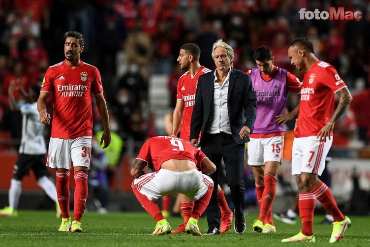 FENERBAHÇE HABERİ: Jorge Jesus kolları sıvadı! Benfica'yı çalışıyor