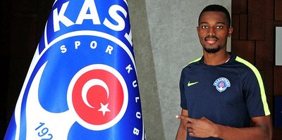 Mensah, F.Bahçe maçında hayalini gerçekleştirdi