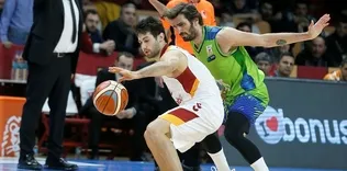11. galibiyetini aldı