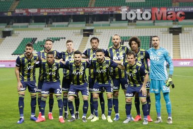 İttifak Holding Konyaspor - Fenerbahçe maçından dikkat çeken kareler