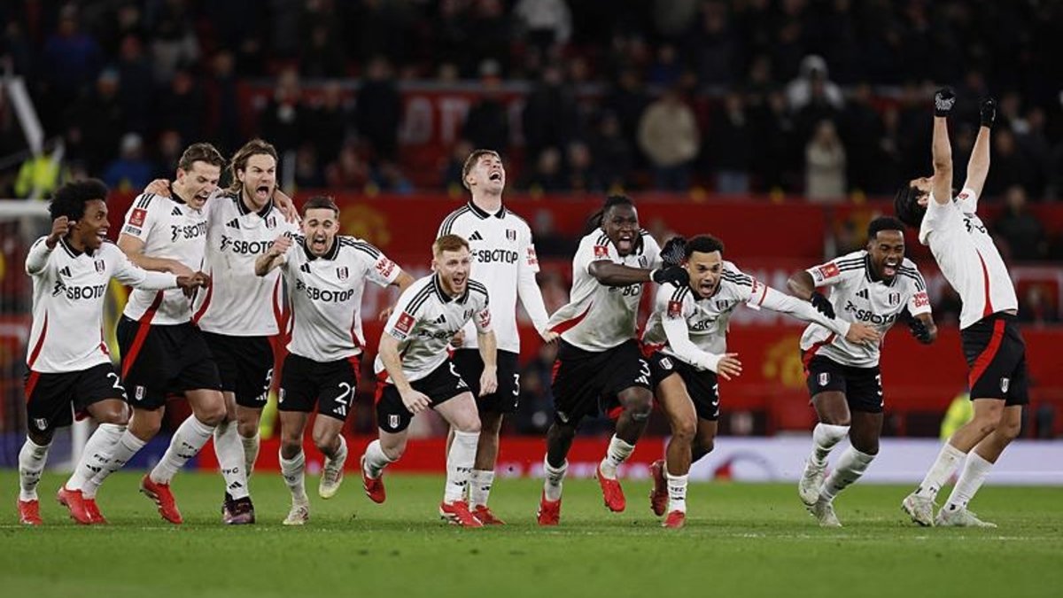 Manchester United 1 (4) - (3) 1 Fulham (MAÇ SONUCU ÖZET) Manchester United 1 (4) - (3) 1 Fulham (MAÇ SONUCU ÖZET)