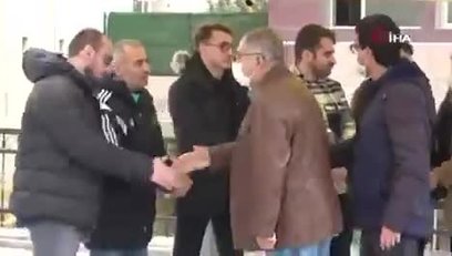 >Kerem Aktürkoğlu babaannesini son yolculuğuna uğurladı!