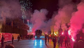 Taraftarlardan destek