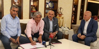 Büyükşehir Belediye Erzurumspor Teknik Direktör Kılıç'ın sözleşmesini uzattı