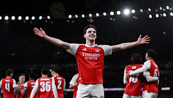 Arsenal çeyrek finalde!