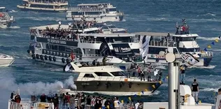 Boğazda tekne turu