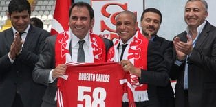 Roberto Carlos may have to leave Sivas