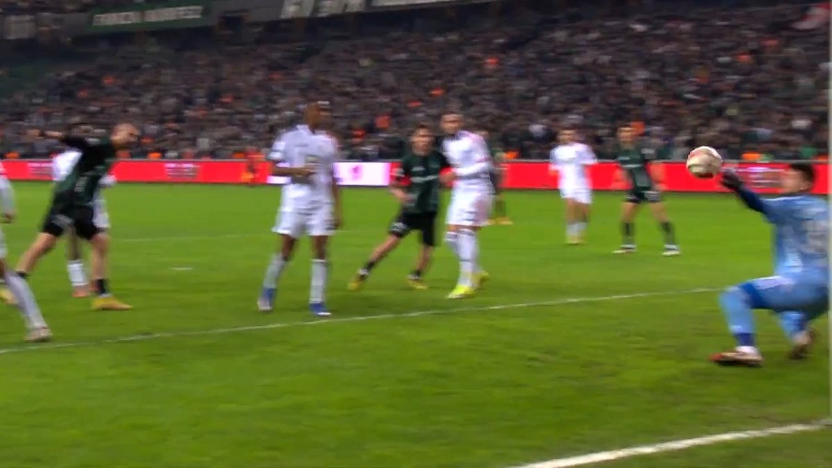 Ersin Destanoğlu'dan kritik müdahale! Beşiktaş kalesinde büyük tehlike