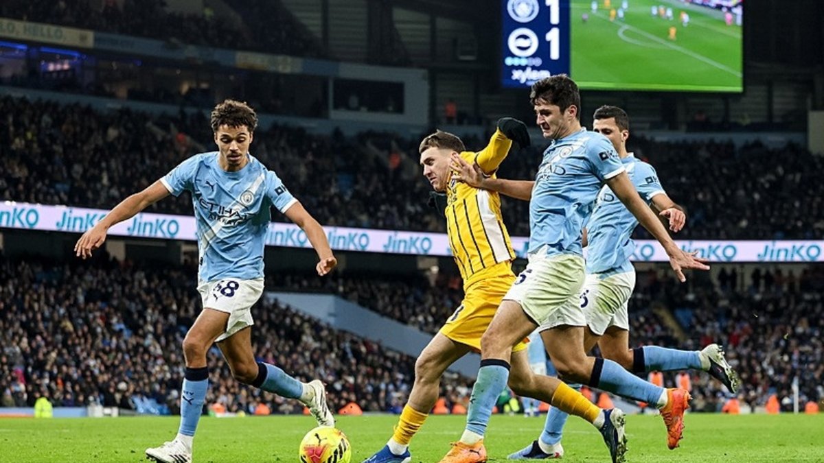 Manchester City evinde puan kaybetti!