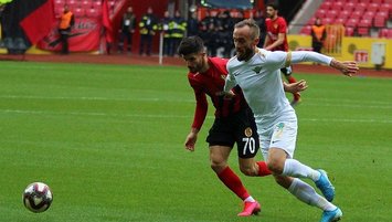 Akhisarspor deplasmanda 2 golle güldü!