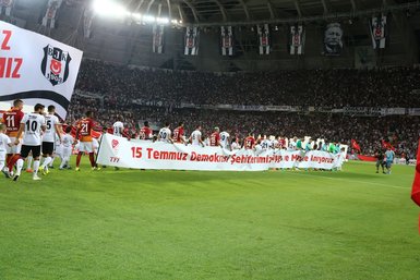 Beşiktaş - Galatasaray maçında kareler!