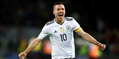 Podolski’ye Japonya desteği