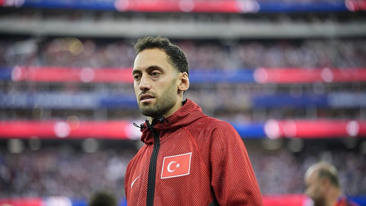 Hakan Çalhanoğlu'ndan flaş paylaşım! "Hakkınızı helal edin"