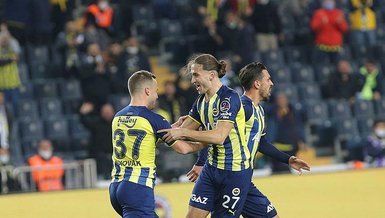 Fenerbahçe'de Serdar Dursun ıslıklandı Crespo alkış aldı!