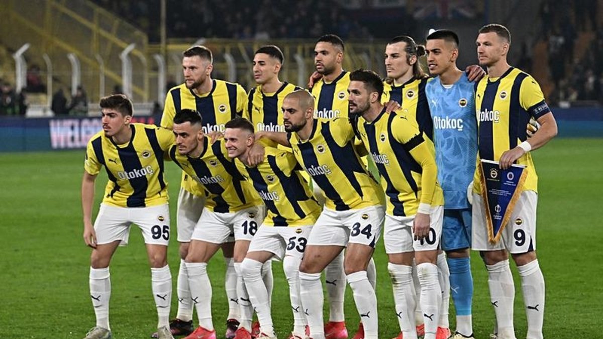 Fenerbahçe destan yazmak için sahada! İşte Rangers maçı muhtemel 11'i Fenerbahçe destan yazmak için sahada! İşte Rangers maçı muhtemel 11'i