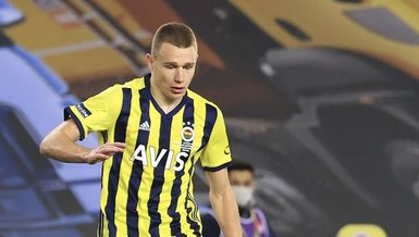 Pasör: Gustavo Kesici: Szalai