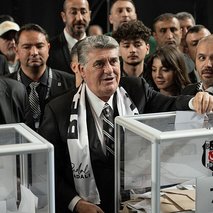 Serdal Adalı yeniden başkan!