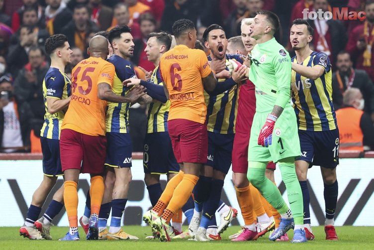 Galatasaray-Fenerbahçe derbisinin Halil Umut Meler'e flaş sözler! "Kontrolü kaybetti"