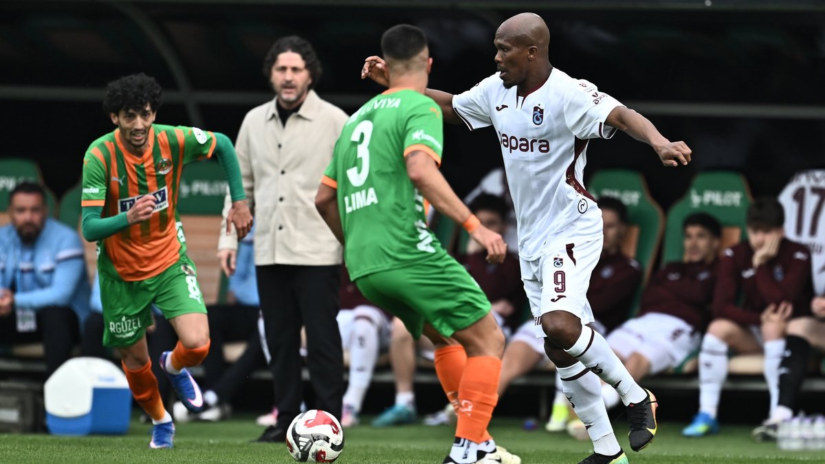 Spor yazarları Corendon Alanyaspor-Trabzonspor maçını değerlendirdi: Bu ayıp da onlara yeter!