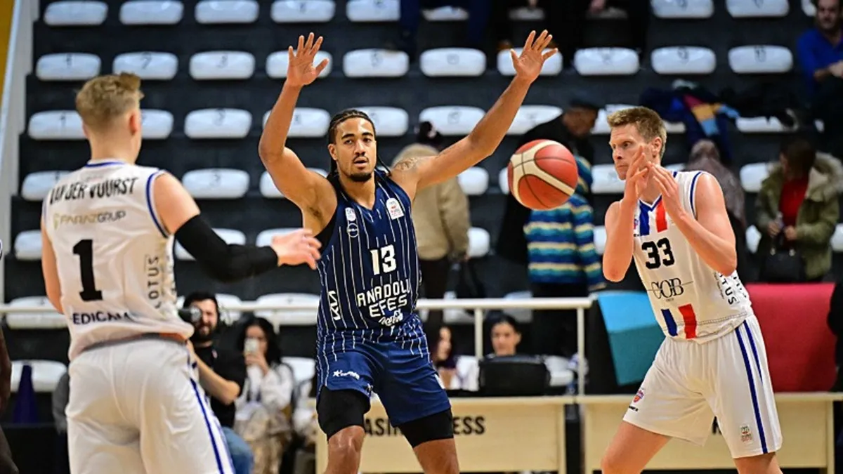 Anadolu Efes Büyükçekmece'yi deplasmanda mağlup etti!
