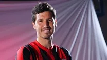 Salih imzayı attı