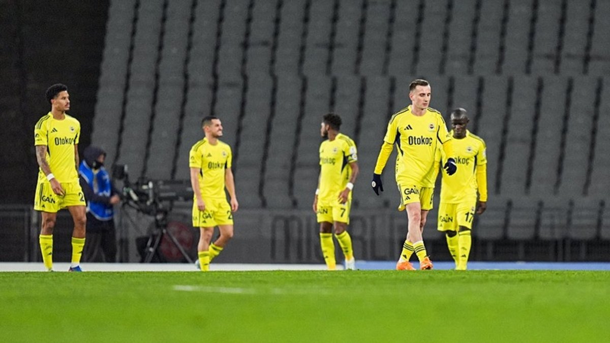 Fenerbahçe'de Kerem Akçeşitkoğlu stattan takımdan değişik olarak ayrıldı