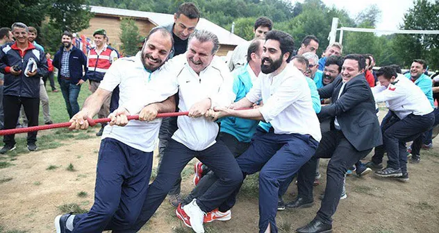 Bakan Bak, gençlerle spor yaptı - 1