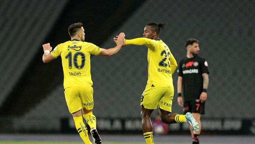 Fatih Karagümrük 1-2 Fenerbahçe MAÇ SONUCU - ÖZET Kanarya 2. yarıda geri döndü! - Son dakika Fene...